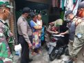 Babinkamtibmas Krembangan Utara Kawal Operasi Yustisi KTP di Jalan Pesapen Kali