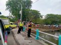 Polsek Pabean Cantikan Pantau Debit Air di Sungai Kalimas