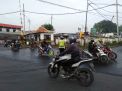 Polsek Asemrowo Lakukan Pengaturan Sore di Jalan Tambak Mayor, Cegah Kemacetan Lalu Lintas
