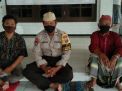 Babinkamtibmas Takal Kedinding Sampaikan Pesan Patuh Protokol Kesehatan Kepada Takmir Masjid