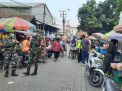 Polsek Krembangan Gencar Lakukan Operasi Penertiban Masker di Pasar