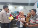 Babinkamtibmas Sidotopo Sampaikan Program SPKT Door To Door di Kantor Kelurahan