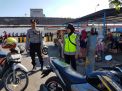 Polwan Satsabhara Polres Tanjung Perak Ikut PAM Mudik Lebaran di Pelabuhan Ujung