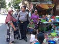 Babinkamtibmas Polsek Pabean Cantikan Sosialisasi SPKT Door To Door Ke Ibu-Ibu