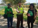 Unit Sabhara Polsek Kenjeran Sampaikan Pesan Kerukunan Ke Turis Papua
