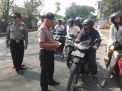 Kapolsek Asemrowo Pimpin Operasi Zebra di Jalan Tambak Mayor