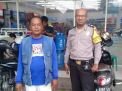 Sambang Petugas Parkir Mini Market, Babinkamtibmas Bulak Banteng Sampaikan Waspada Curanmor