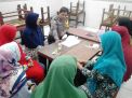 Babinkamtibmas Tambak Wedi Sosialisasikan Jaga Kebersihan Dalam Program Rabu Narsis