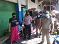 Panit Binmas Polsek Kenjeran Sosialisasikan Wajib Masker Ke Pedagang Pasar