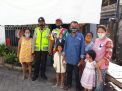 Sambang Pemukiman, Babinkamtibmas Pegirian Sampaikan Himbauan Memakai Masker