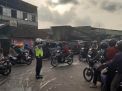 Unit Lantas Polsek Asemrowo Lakukan Pengaturan Sore Bantu Kepulangan Pekerja