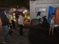 Kapolres Tanjung Perak Pimpin Patroli Malam, Bubarkan Pengunjung Warkop & Cafe
