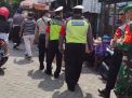 Tekan Penyebaran Covid-19, Polsek Krembangan & Koramil Lakukan Operasi Masker di Pasar