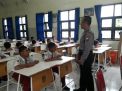 Babinkamtibmas Sidotopo Wetan Lakukan Binluh ke Murid-murid SD