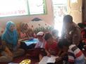 Babinkamtibmas Krembangan Utara Laksanakan Rabu Narsis di Taman Baca
