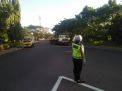 Satlantas Polres Tanjung Perak Lakukan Pengaturan Sore Bantu Kepulangan Pekerja