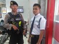 Satsabhara Polres Tanjung Perak Lakukan Pengamanan Rutin di Kantor Bank