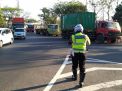 Satlantas Polres Tanjung Perak Lakukan Pengaturan Sore, Beri Pelayanan Masyarakat
