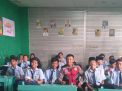 Babinkamtibmas Bongkaran Sambang Pelajar SMP Sasana Bhakti Dalam Rangka Rabu Narsis