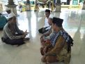 Panit Binmas Polsek Asemrowo Sampaikan Pesan Jaga Kerukunan Antar Umat Beragama Ke Jamaah Masjid