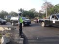 Bantu Kepulangan Pekerja, Satlantas Polres Tanjung Perak Lakukan Pengaturan Sore