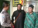 Babinkamtibmas Takal Kedinding Sampaikan Pesan Kerukunan Antar Umat Beragama