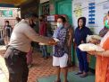 Babinkamtibmas Ujung Bagikan Sembako Gratis Dari Polres Tanjung Perak