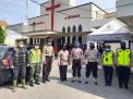 Polwan Polres Tanjung Perak Diterjunkan Untuk Pengamanan Misa Natal di Gereja Pantekosta Jalan Rajawali
