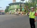 Polsek Semampir Atur Lalu Lintas Sore di Jalan Karang Tembok