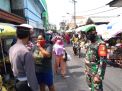 Polsek Krembangan Lakukan Operasi Penertiban Masker di Pasar Bareng Satpol PP & Koramil