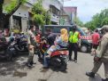Polsek Semampir Lakukan Razia Masker di Depan Pintu Masuk Wisata Religi Ampel