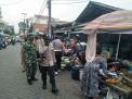 Polsek Krembangan Bersama Satpol PP & Koramil Lakukan Operasi Penertiban Masker di Pasar Kalianak