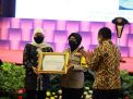 Kapolres Tanjung Perak Terima Piagam Penghargaan Dari Gubernur Jatim