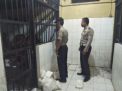 Polsek Kenjeran Kontrol Rutin Tahanan Usai Apel Malam