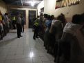 Polsek Krembangan Laksanakan Pengecekan & Penggeledahan Seluruh Badan Tahanan
