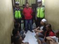 Polsek Pabean Cantikan Laksanakan Cek Rutin Tahanan Setelah Apel Malam