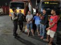 Satsabhara Polres Tanjung Perak Sampaikan Himbauan Kamtibmas Ke Calon Penumpang Kapal