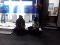 Pantau Keamanan di Kantor Bank, Satsabhara Polres Tanjung Perak Gelar Patroli Malam