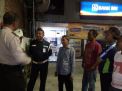 Babinkamtibmas Perak Timur Sampaikan Waspada Curanmor Ke Warga Jalan Rajawali