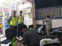 Polsek Asemrowo Gelar Patroli Malam di Mini Market, Sampaikan Pesan Waspada 3C