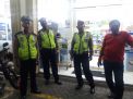 Patroli Malam di Mini Market, Polsek Pabean Cantikan Sampaikan Pesan Waspada Pencurian