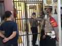 Pastikan Kesehatan Tahanan, Polsek Asemrowo Rutin Lakukan Pengecekan