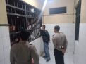 Polsek Kenjeran Lakukan Pengecekan Rutin Ruang Tahanan, Antisipasi Barang Terlarang Seperti Narkoba