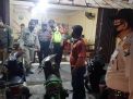 Polsek Semampir Lakukan Operasi Penertiban Masker Terhadap Pengunjung Warkop