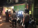 Bersama Personil Gabungan, Polsek Kenjeran Gelar Operasi Penerapan PPKM Darurat Sasar Warung-Warung