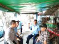 Babinkamtibmas Takal Kedinding Sosialisasi SPKT Door To Door ke Sopir Taksi