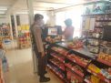 Satsabhara Polres Tanjung Perak Patroli Mini Market, Sampaikan Pesan Waspada Uang Palsu