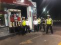 Polsek Pabean Cantikan Patroli Malam di SPBU, Titip Pesan Waspada Uang Palsu