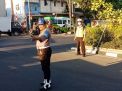 Cegah Kemacetan, Polsek Krembangan Lakukan Pengaturan Sore