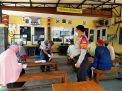 Babinkamtibmas Ampel Amankan Pengambilan BLT di Kantor Kelurahan